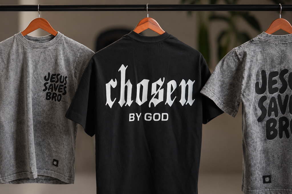 Camiseta Cristiana Premium "Chosen By God" Negra | REGNUM