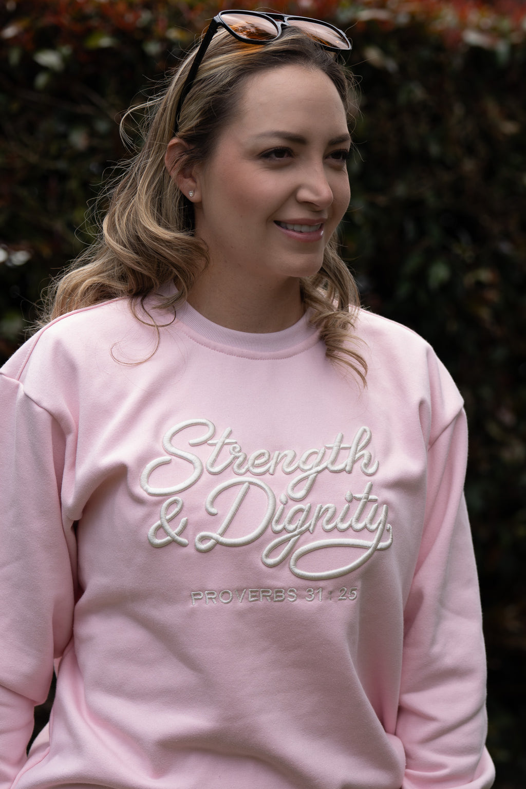 Crewneck – Strength & Dignity | REGNUM