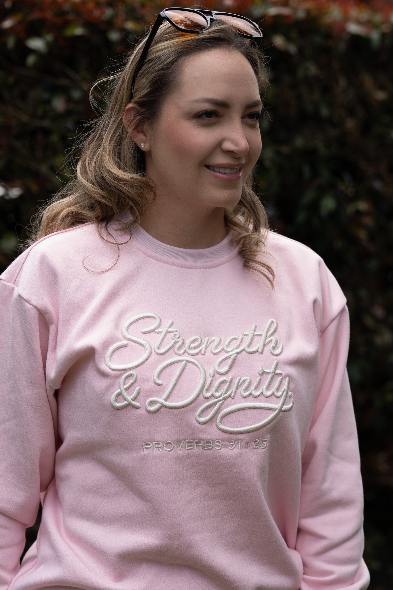 Crewneck – Strength & Dignity | REGNUM