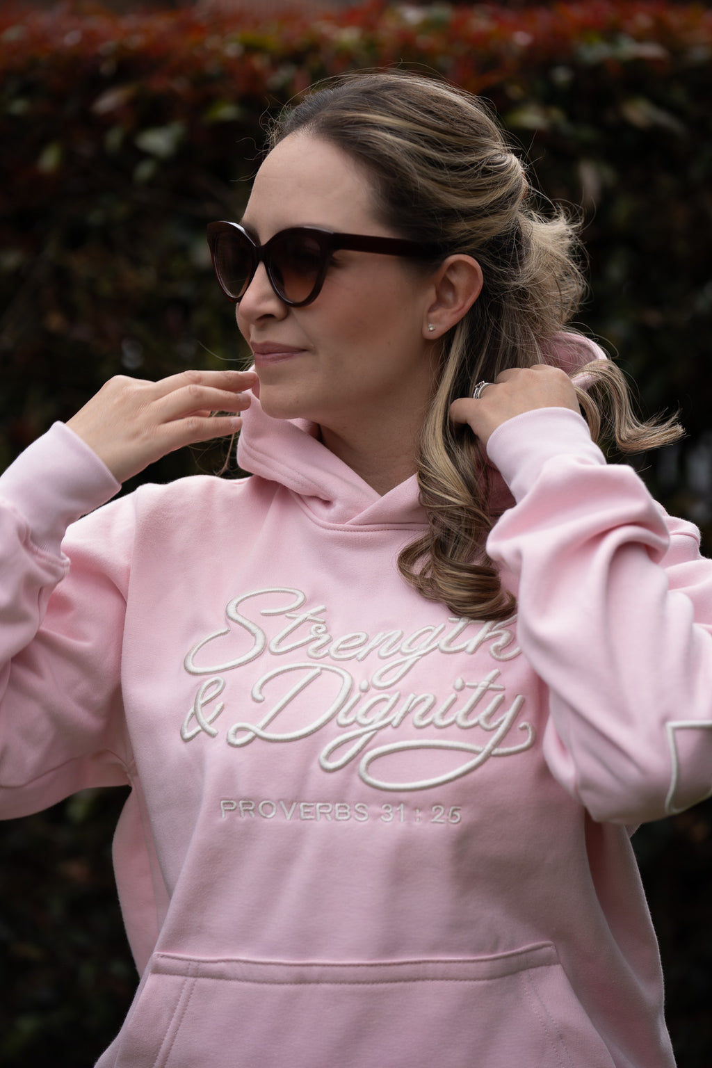 Hoodie – Strength & Dignity 400g Premium | REGNUM