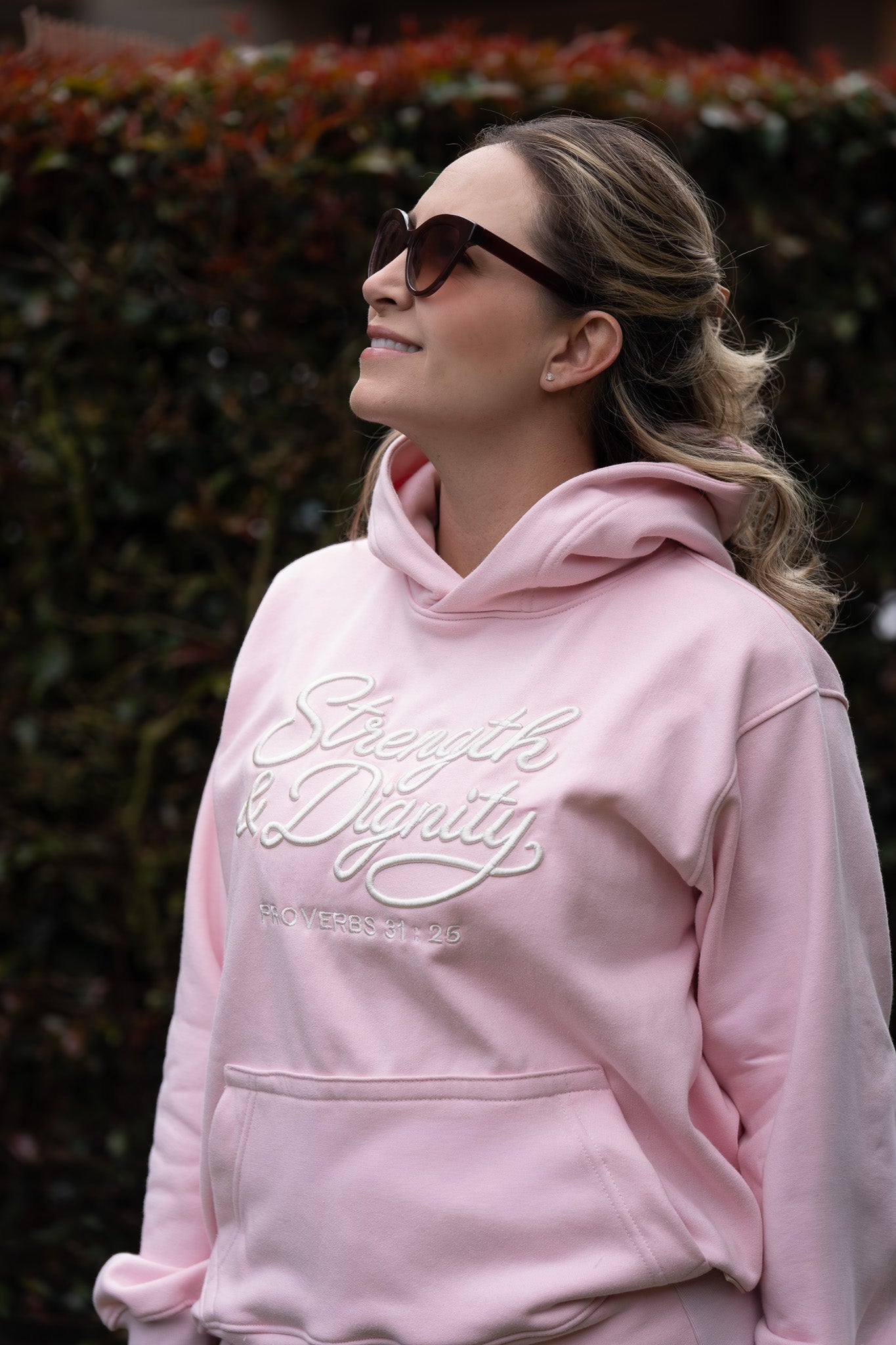 Hoodie – Strength & Dignity 400g Premium | REGNUM