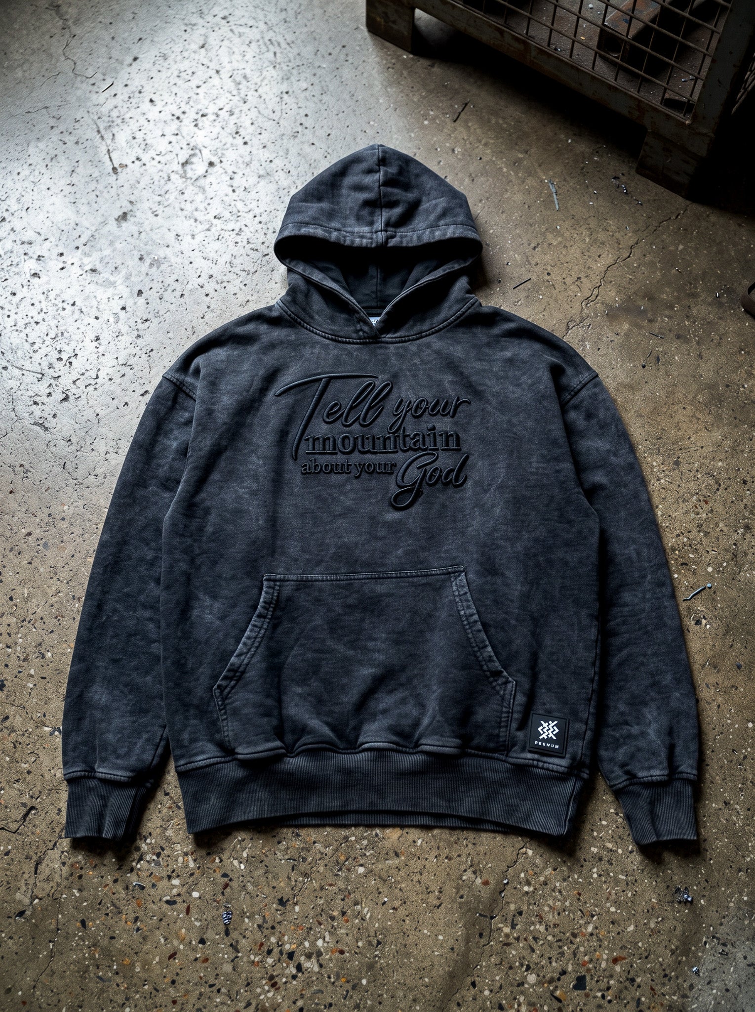 Hoodie Premium Acid Wash  –Tell your mountain about your God| REGNUM